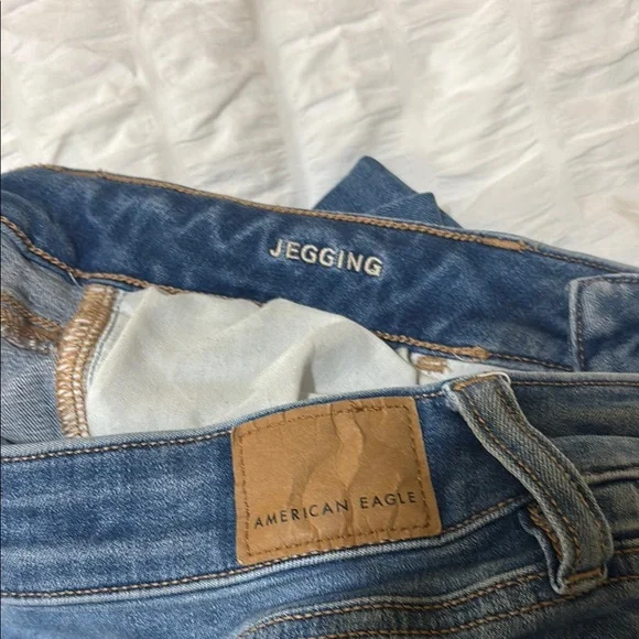 American Eagle Outfitters Blue Skinny Jeans with Modern Distressing - Picture 3 of 7